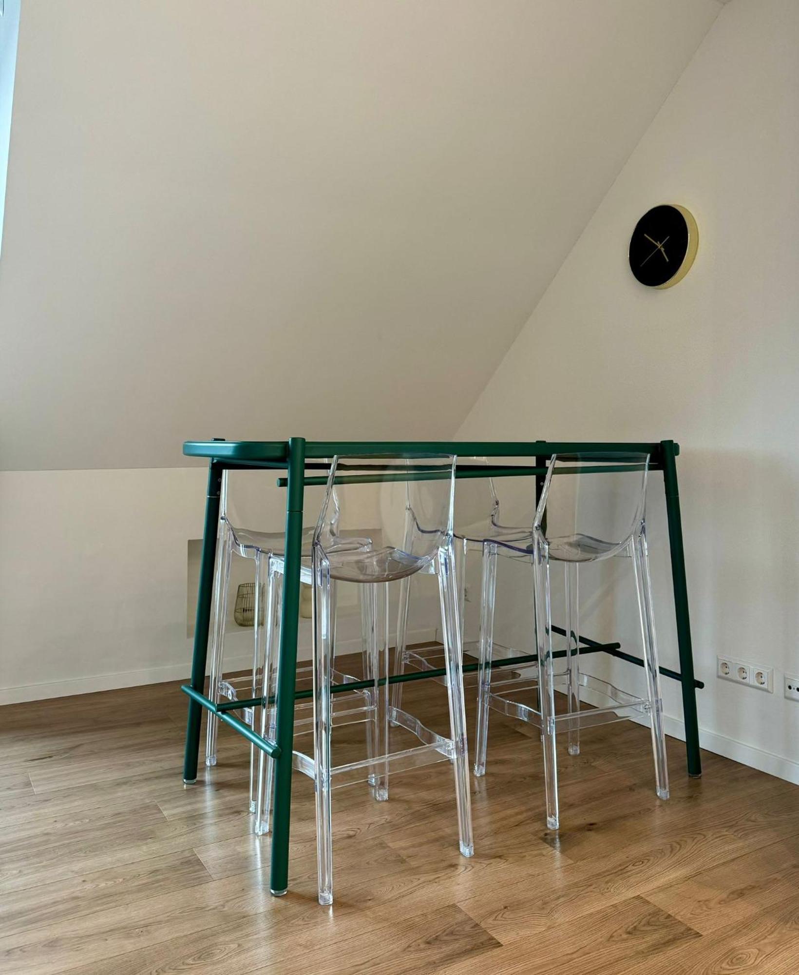 Ail Hall Apartment